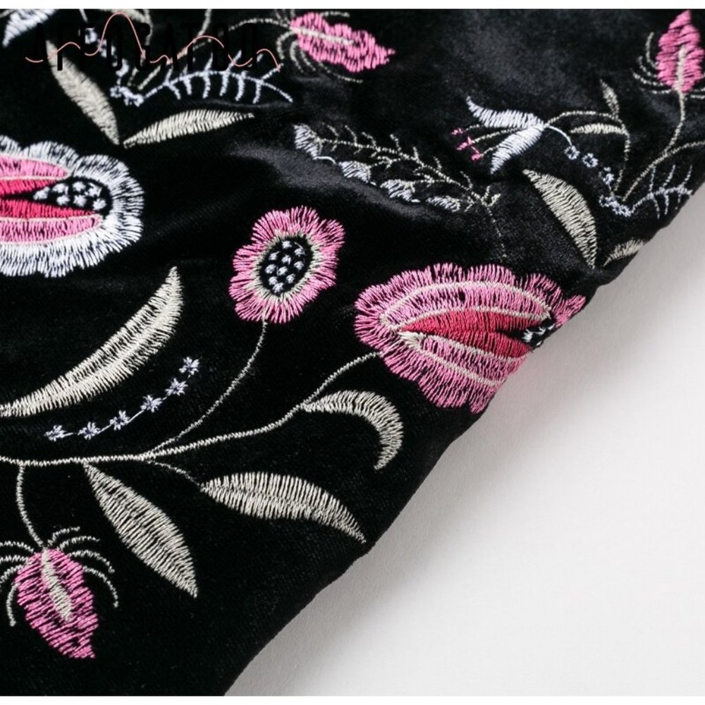 Embroidered Velvet Black Mini Skirt - Picture 5 of 8